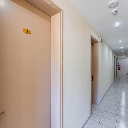 Apart Otel Angela & 2*